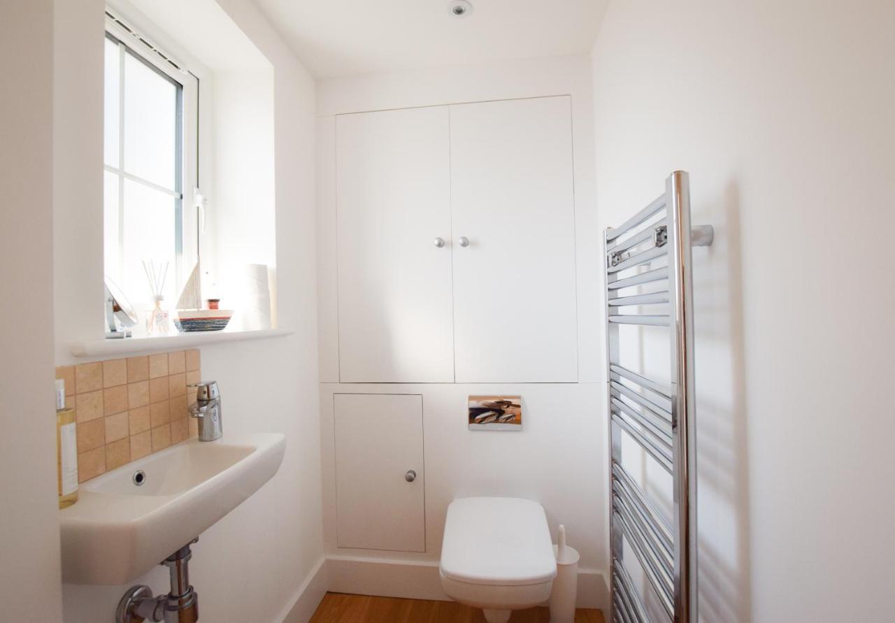 Whispers - 4 Bedroom Modern Family Holiday Home In Salcombe Sleeps 8 Buitenkant foto